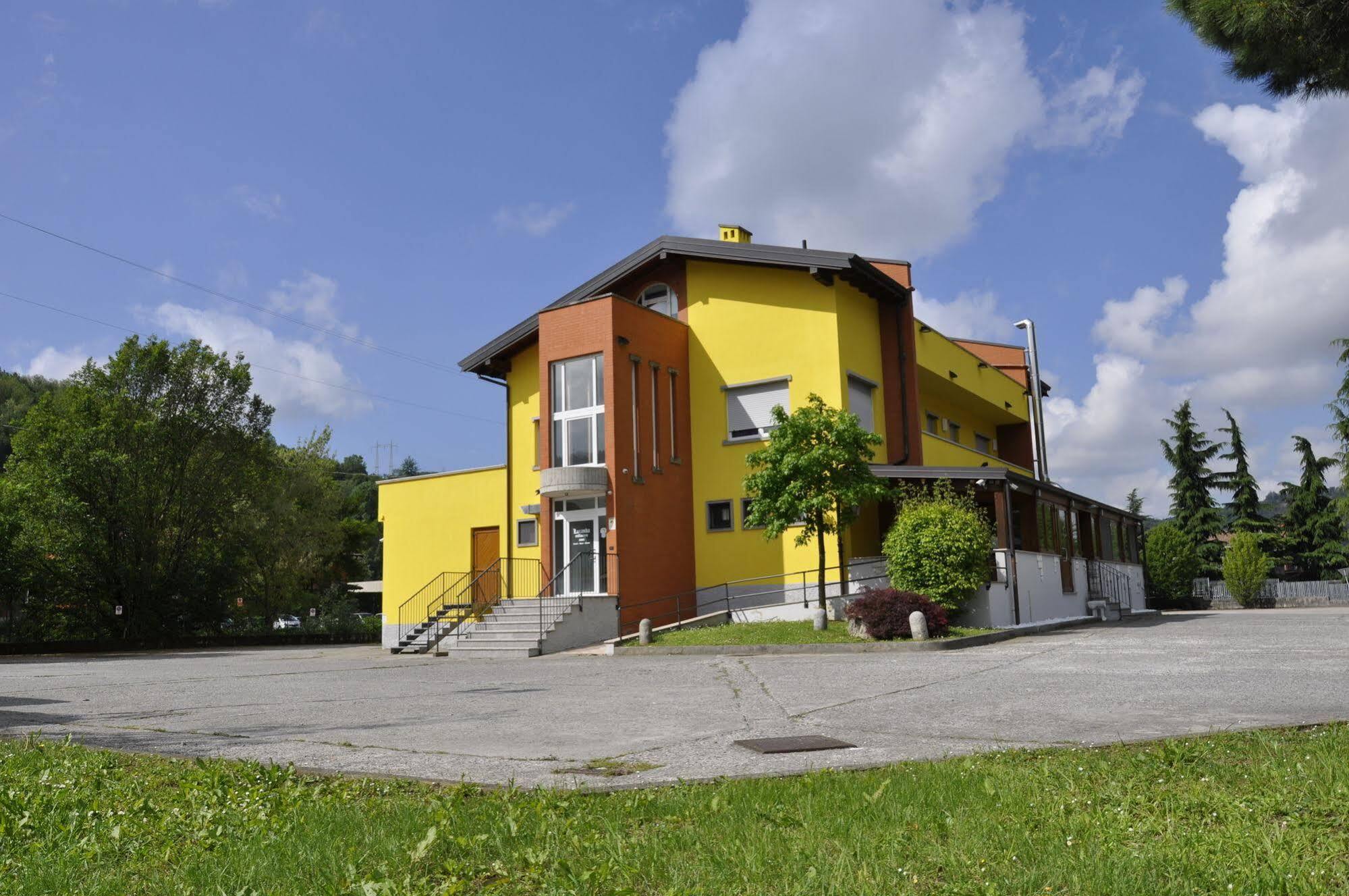 Millaenya Inn Entratico Exteriör bild